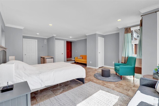 Building Photo - 45 Culross Dr