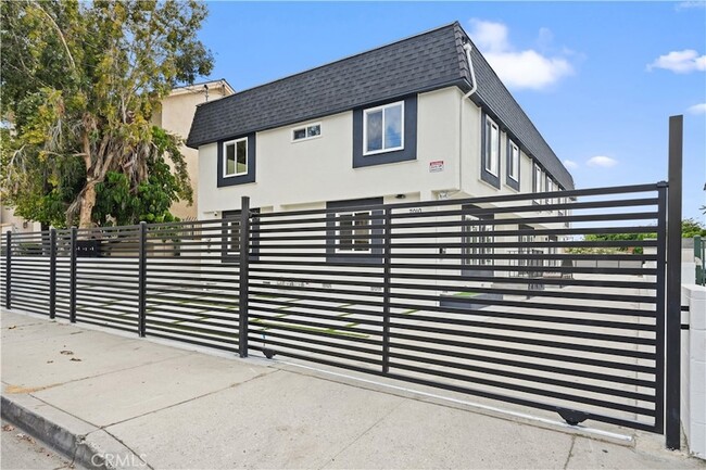 Primary Photo - 7010 Lennox Ave