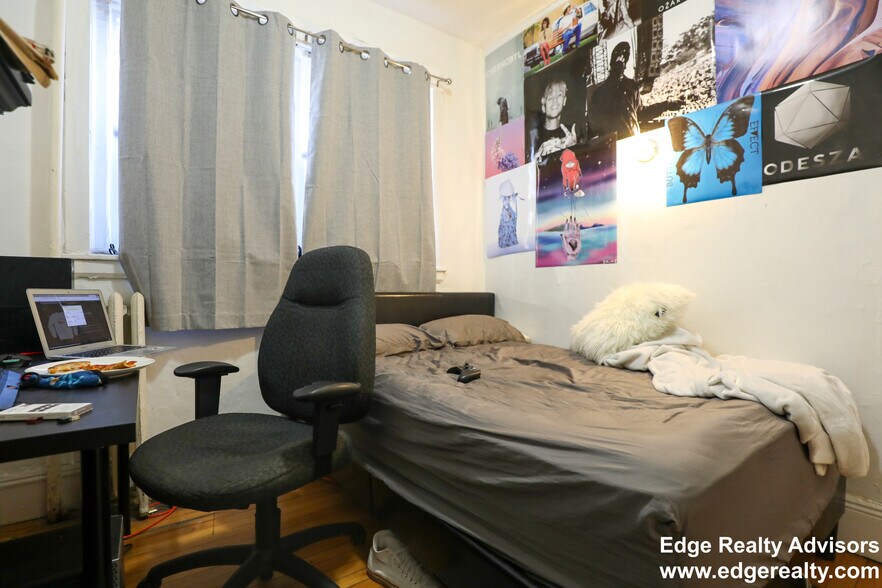 Building Photo - 56 Egmont St