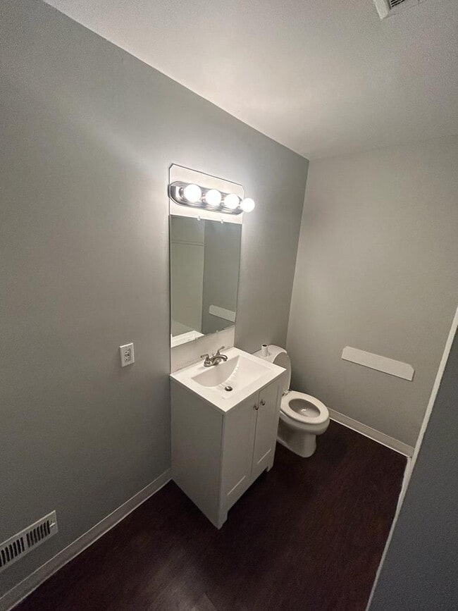 Building Photo - 1635 Shehy St