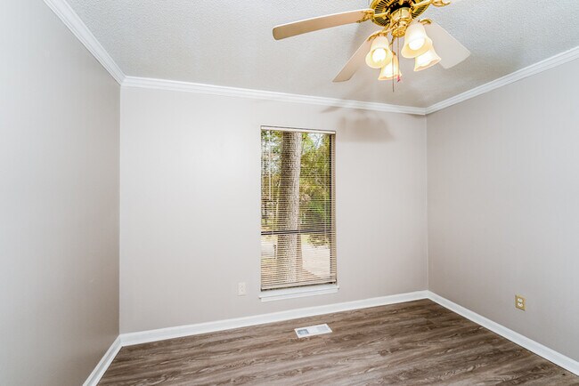 Building Photo - 4054 Brookmont Dr