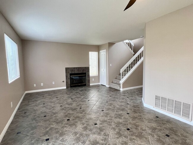 Building Photo - Two Story, 2 Bedroom 2.5 Bath House w/Cent...