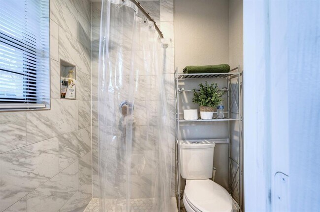 Building Photo - 9527 Vilven Ln