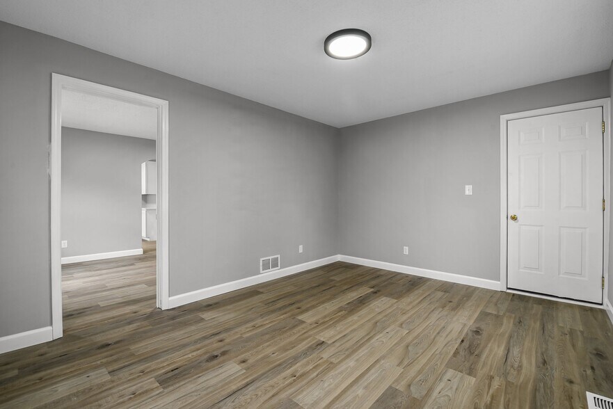 Building Photo - 541 N Virginia Ave