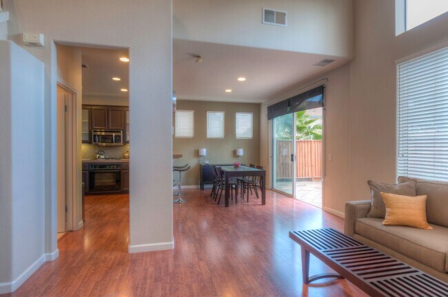 Building Photo - A must see beautiful 3 bedrooms 2.5 bathrooms single family home