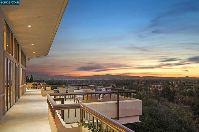 Building Photo - 21 Deer Oaks Ct