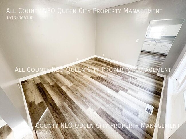 Building Photo - 212 Nassau St