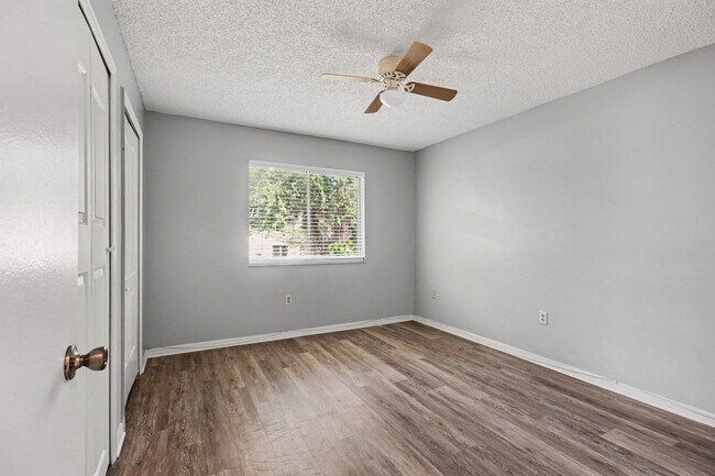 Building Photo - 2280-2286 Fox Hollow Dr.