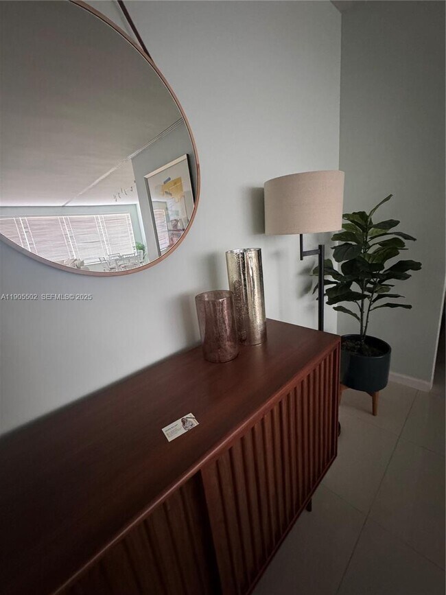 Building Photo - 4925 Collins Ave