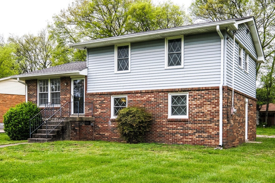 Primary Photo - 133 Cline Ave