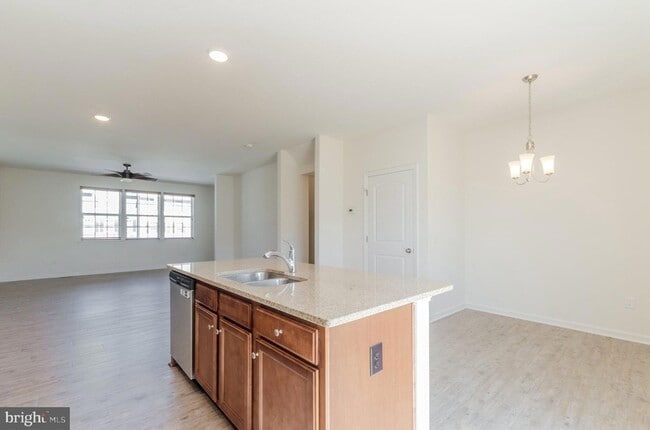 Building Photo - 172 Drexel Ct