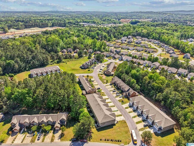 Building Photo - 501 Polo Way