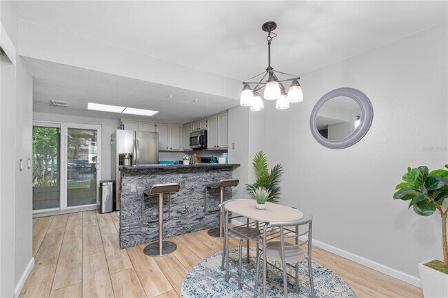 Building Photo - 2304 Fletchers Point Cir
