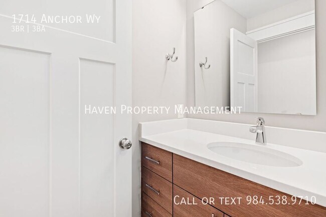 Building Photo - 1714 Anchor Wy