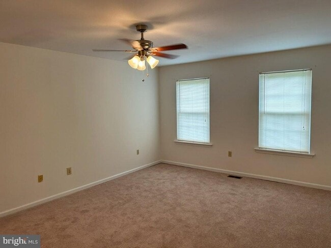 Building Photo - 12 Sumac Ct