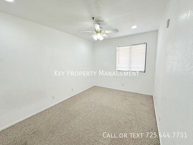 Building Photo - %1381 University Ave-#102