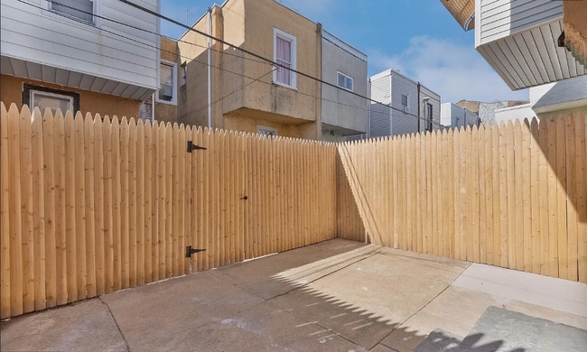 Building Photo - Snyder