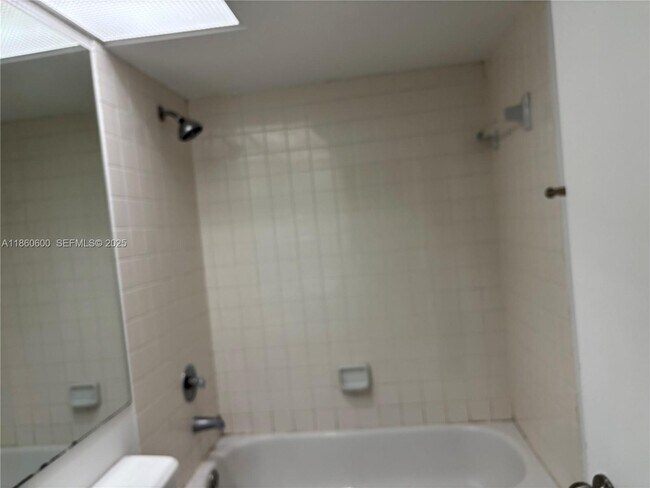 Building Photo - 2662 SE 19th Ct