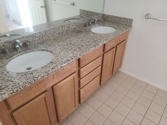 Building Photo - Beautiful 3 Bedroom Home in Loma Linda