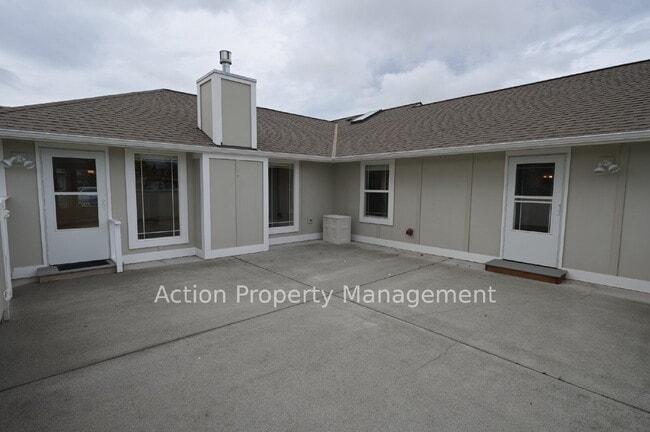 Building Photo - 2+ bed, 2 bath, 3 car garage in Sherwood Village, Sequim