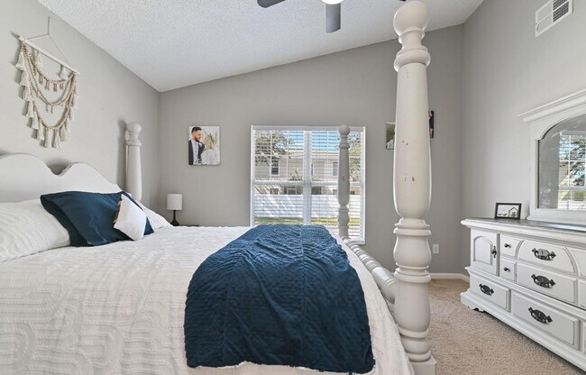 Building Photo - 2112 Cypress Bay Blvd