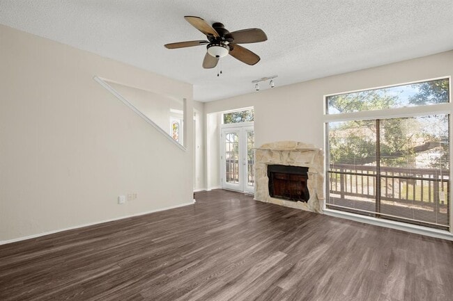 Building Photo - 6726 Lancret Hill Dr