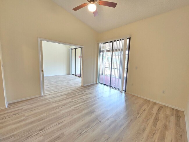 Building Photo - Cozy 2 bed/ 2 bath Villa in Beekman Lakes ...