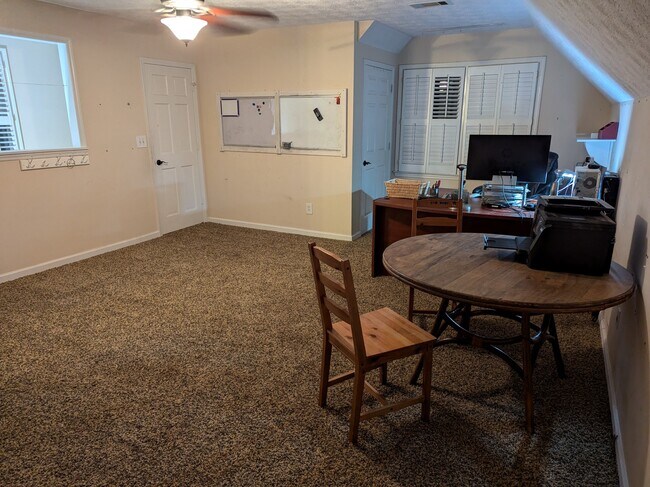 Building Photo - 1116 Santa Fe Station