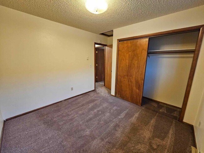 Building Photo - 509 22nd Ave W