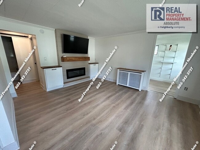 Building Photo - Charming 2-Bedroom Home with Bonus Room – ...