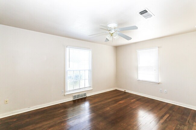 Building Photo - 2517 33rd St