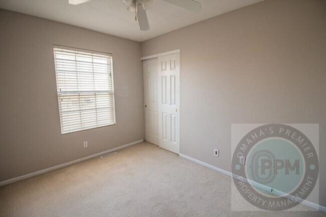 Building Photo - 3 Bedroom / 2 Bathroom House | Millard