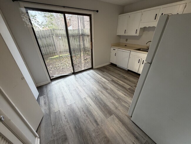 Building Photo - 2341 Kimberly Dr