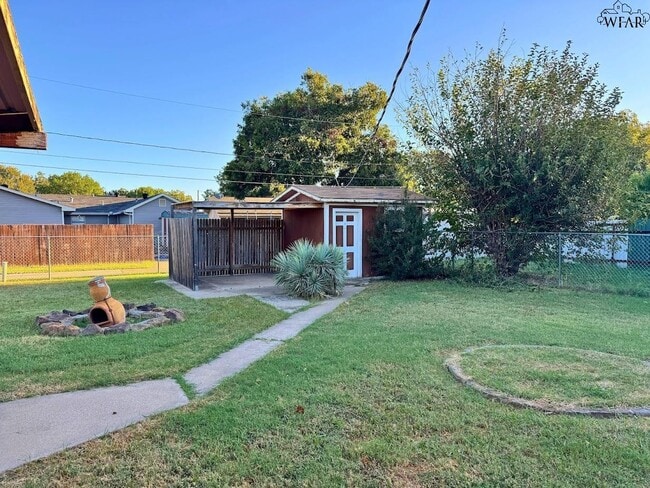Building Photo - 4130 Lavell Ave