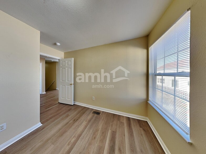 Building Photo - 11534 planewood Ct