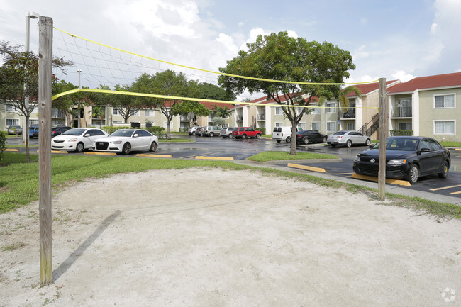 Vollyeball Court - Pembroke Villas