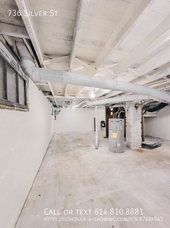 Building Photo - 736 Silver St