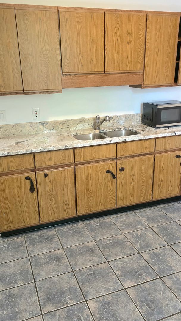Building Photo - Charming First-Floor Apartment on Gorgeous Camden Ave!