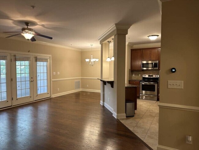 Building Photo - Condo in gated Anderson Creek Club!