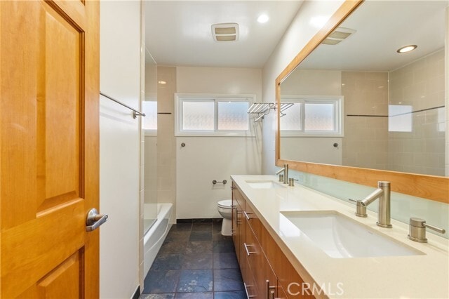 Building Photo - 828 Stevely Ave