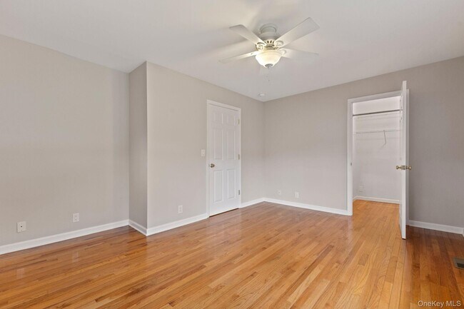 Building Photo - 19 Rockledge Rd