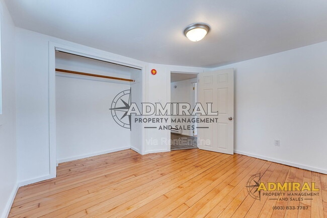 Building Photo - 6 Dora Dr