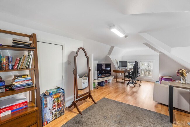 Building Photo - 236 Montgomery St