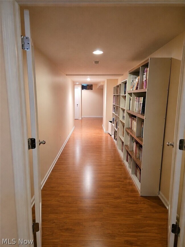 Building Photo - 39710 Alsace Ct