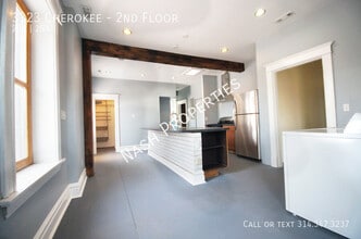 Building Photo - 3323 Cherokee-2nd Floor