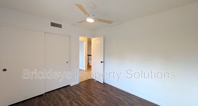 Building Photo - 2363 W Hemlock Ct