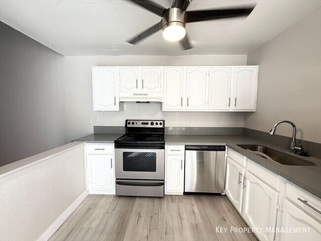 Building Photo - 5187 Garden Ln