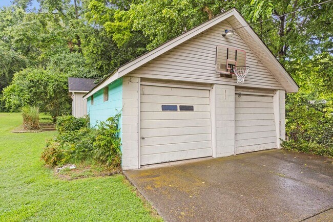 Building Photo - 4117 Saunders Ave