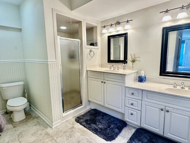 Building Photo - Four Bedroom Waterfront Home on the May River!