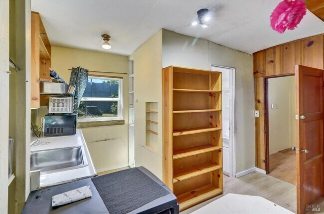 Building Photo - 1467 Ohio St